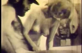 A puta da miúda anda com um pau duro na posição videos porno coroas bucetudas de Vaqueira invertida.