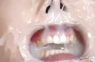 Morena Gira a foder vídeo pornô de coroas casadas com o seu homem excitado