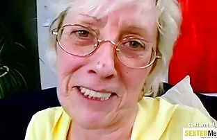 Brutalmente a bater e a foder vídeo pornô só as coroas a namorada com brinquedos enormes.