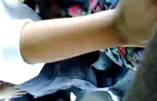 Festa vídeo pornô coroas gostosas com balões-bola amordaçada e espancada