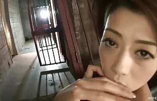 A ruiva grávida porno mulheres velhas recebe uma foto facial na rua.
