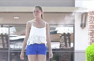 A loirinha está aqui para te assistir vídeo pornô com coroas animar.