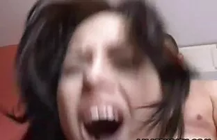 Shebabe com o vídeo pornô coroas negras Grande Amor martela pénis bombeia e geme