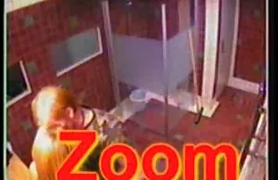A rapariga do jogo distrai-se e fode vídeo de pornô com as coroas gostosas