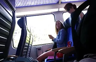A avozinha suja vídeo pornô coroas gostosas leva duas pilas.