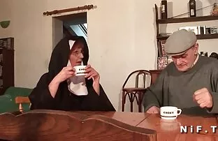 Madura perfurada por S em hardcore Interracial anal e cara vídeo pornô de coroas de 50 anos fodida