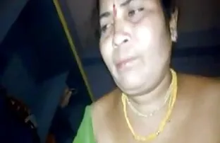 Vídeo amador de sexo caseiro vídeo de pornô com as coroas com a Lili Doll