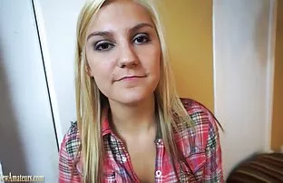 Está na hora de um vídeo pornô com mulheres coroas casal excitado.