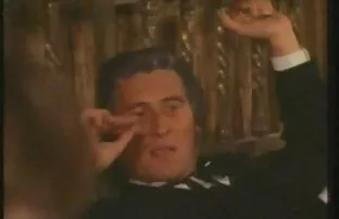 Busty vídeo pornô de 60 anos Raven Orion é fodido como um cão