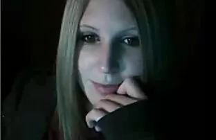 A Milf red enfia-lhe um vibrador videos pornos coroas peitudas na rata enquanto tomava banho.