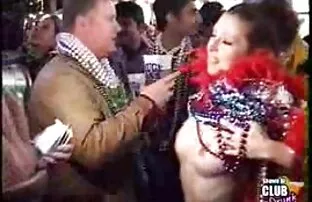 O branco Sexy fode-me filmes porno com mulheres maduras com força em várias poses / sexy