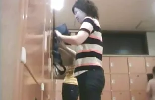 Sexo para o casal ver vídeo pornô com coroas após o treino