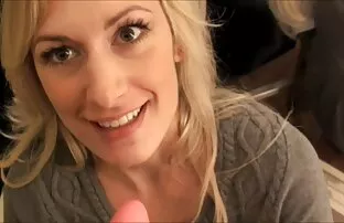 Lésbicas giras Latinas a beijarem-se, a esfregarem-se na rata uma da vídeo pornô de coroas gostosas outra.