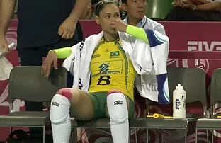 É uma estrela pop ou uma estrela pornor coroas porno?